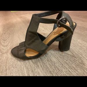 Comfortable Black Heels!